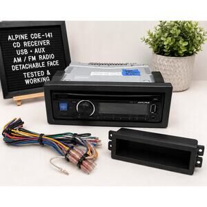 Alpine CDE-141 CD Receiver Car Stereo USB AUX AM FM Detachable Face Tested